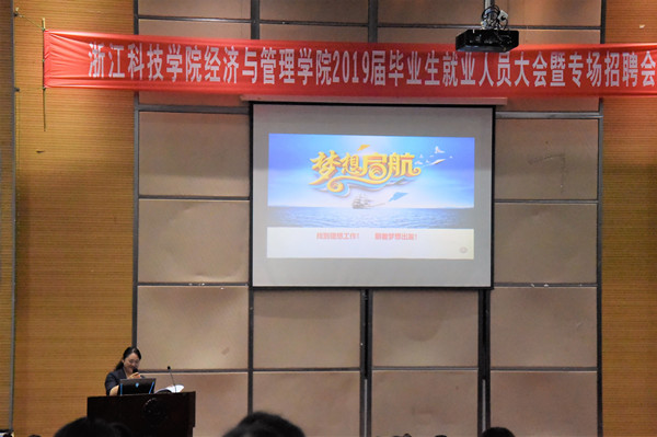 王杨2_副本.jpg 王杨2_副本.jpg